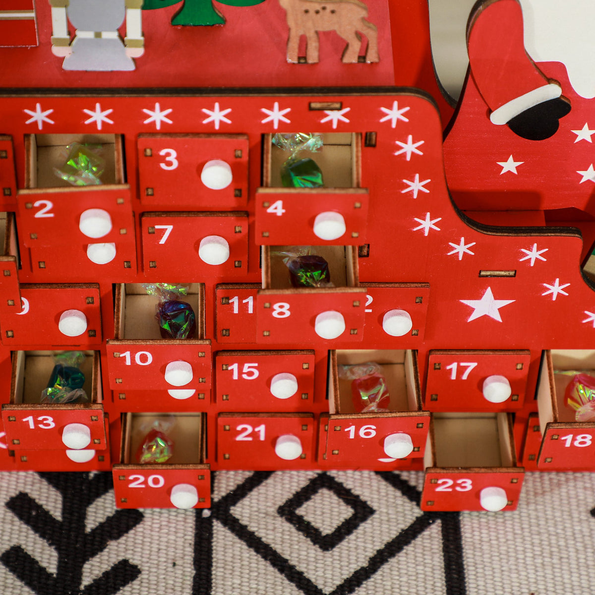 Calendrier de l'Avent à remplir en bois, décoration de Noël avec 24 tiroirs, Père Noël et traîneau, 22,5x8x36cm, rouge-8