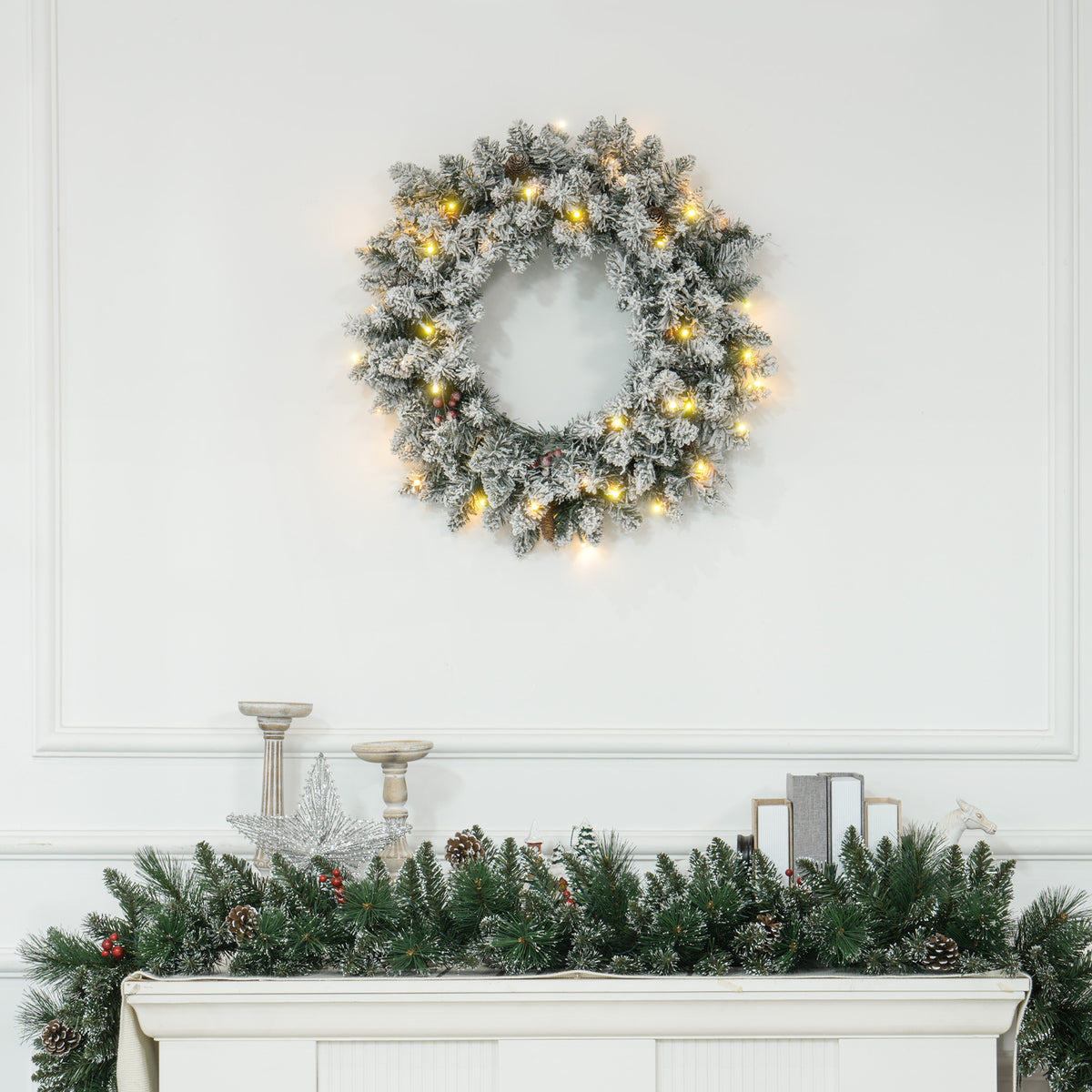 Couronne de Noël porte artificielle 60 CM avec pommes de pin et grappes de baies, lumières LED et minuterie vert-1