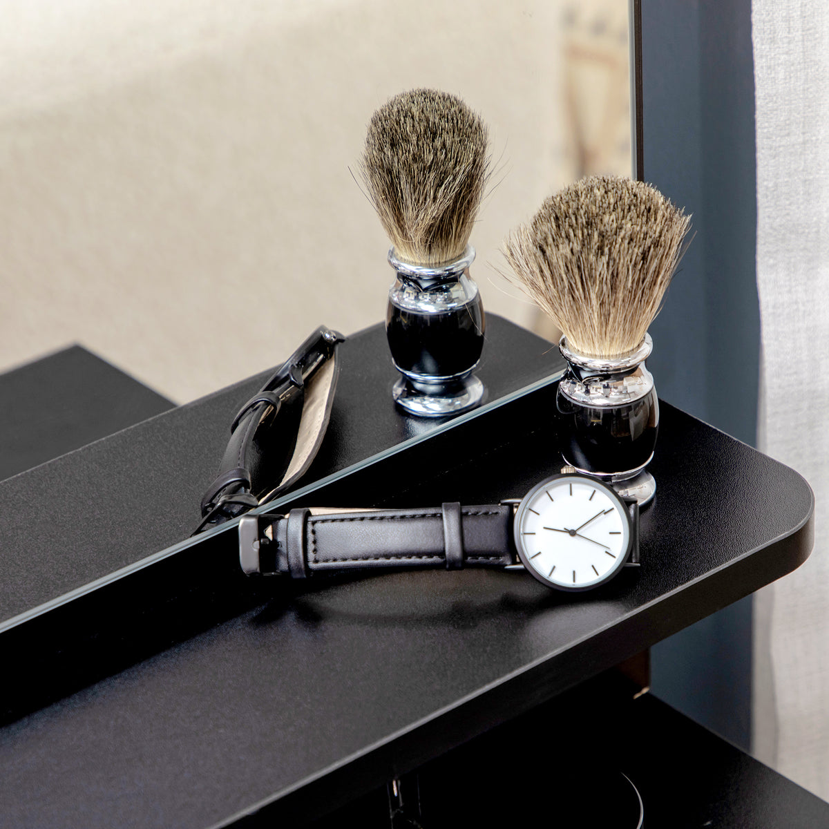 Ensemble de coiffeuse table de maquillage avec tabouret rembourré grand miroir + plusieurs étagères ouvertes + 4 tiroirs blanc noir-7