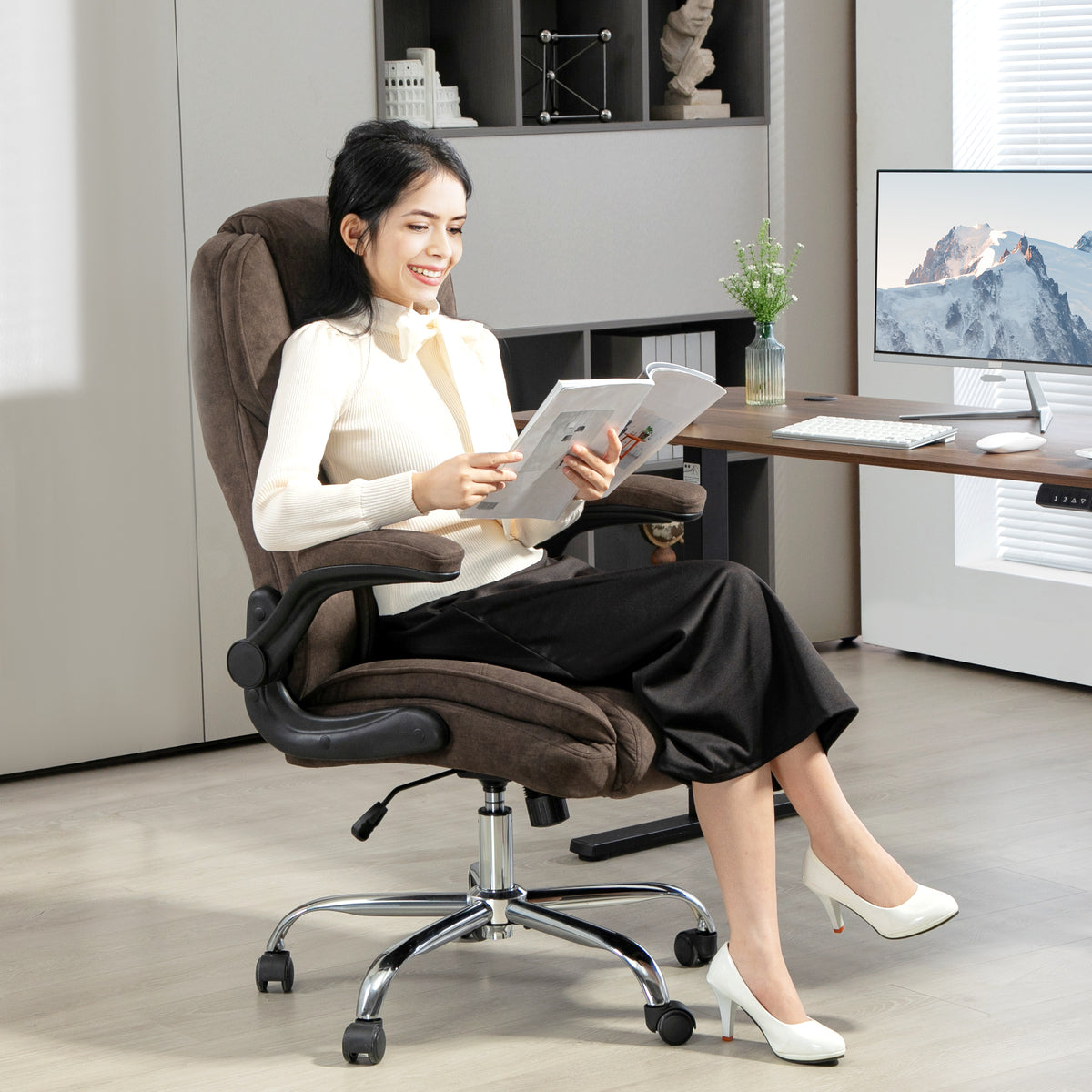 Fauteuil de bureau, chaise bureau ergonomique, hauteur réglable, accoudoirs relevables, 70 x 70 x 114-122 cm, marron-1