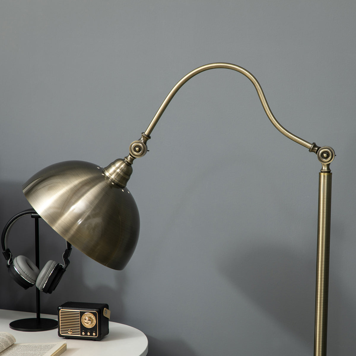 Lampadaire sur pied salon, lampe salon rétro avec abat-jour réglable, interrupteur à pied 42 x 25,5 x 152 cm ton laiton-7