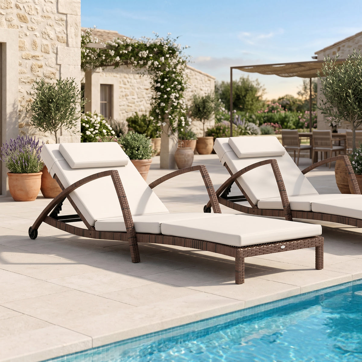 Bain de soleil, chaise longue en résine tressée avec dossier réglable, roulettes, coussin et accoudoirs, marron et beige-1