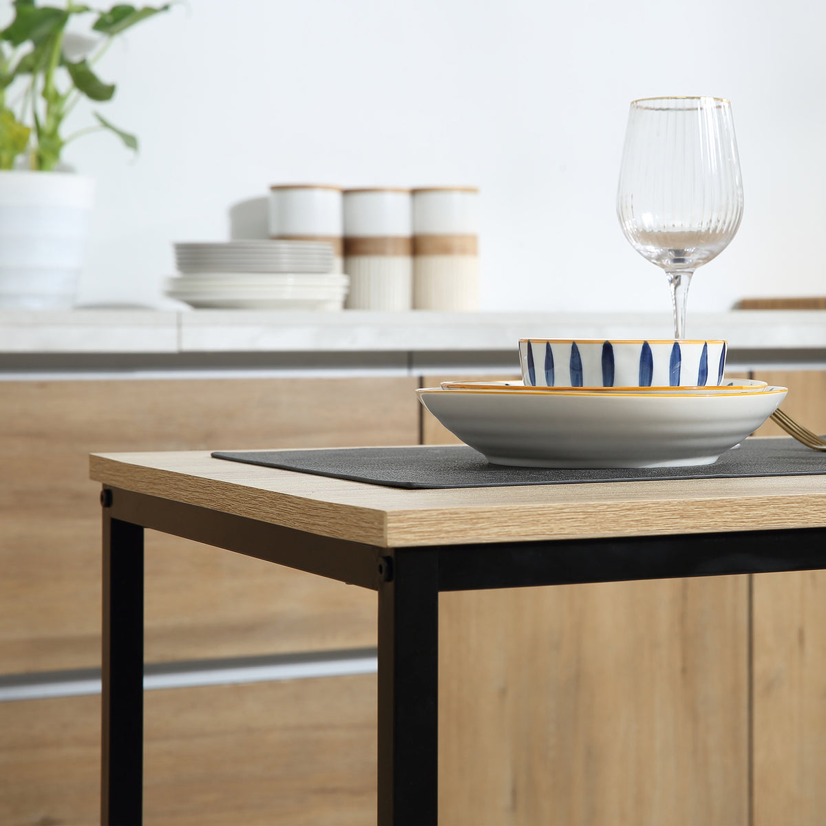 Ensemble Table et chaises de Salle à manger Set de 1 Table + 2 chaises encastrables pour Cuisine - métal Noir Aspect chêne Clair-6