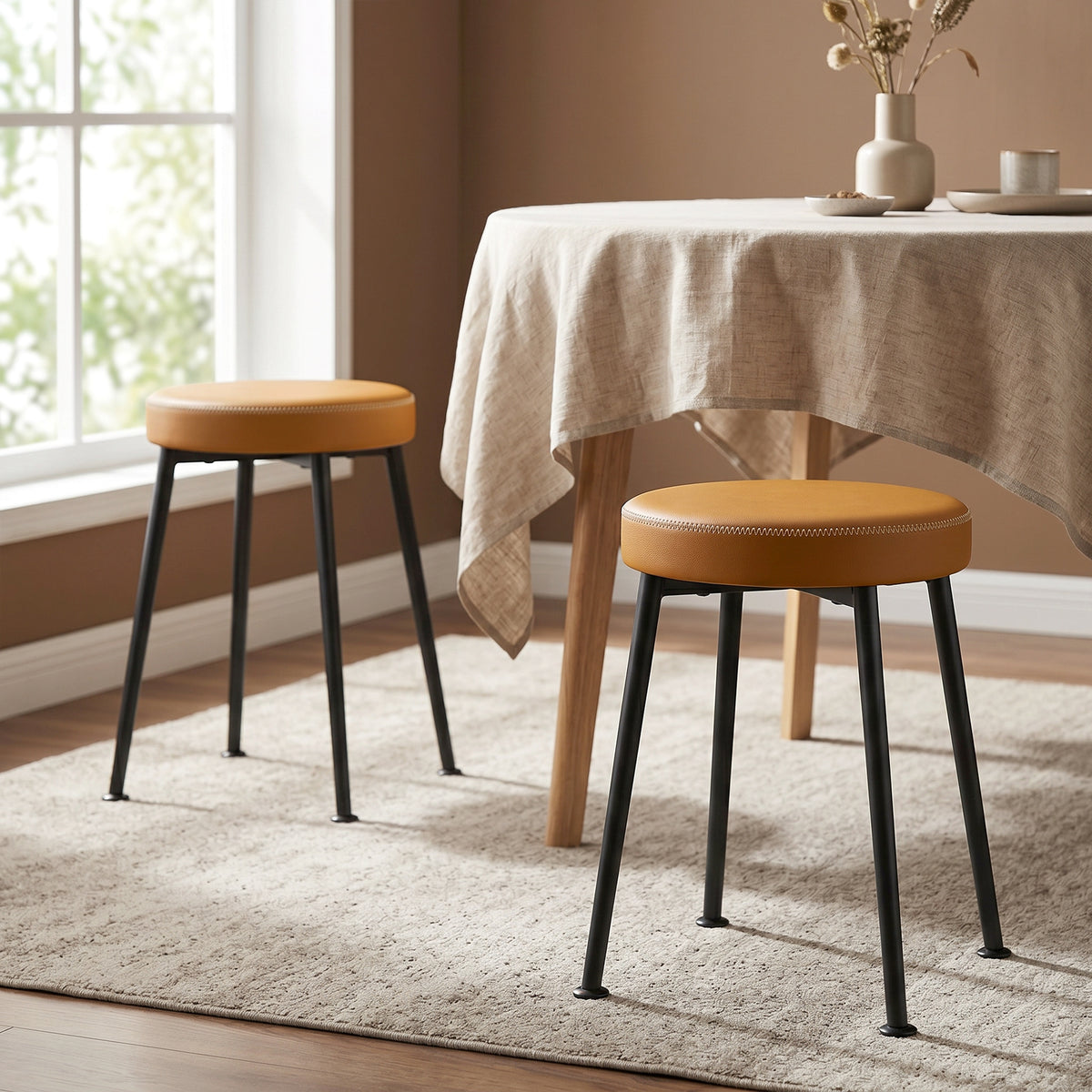 Lot de 2 chaises de salle à manger rondes, chaises de cuisine empilables avec assise rembourrée en PU, marron et noir-1