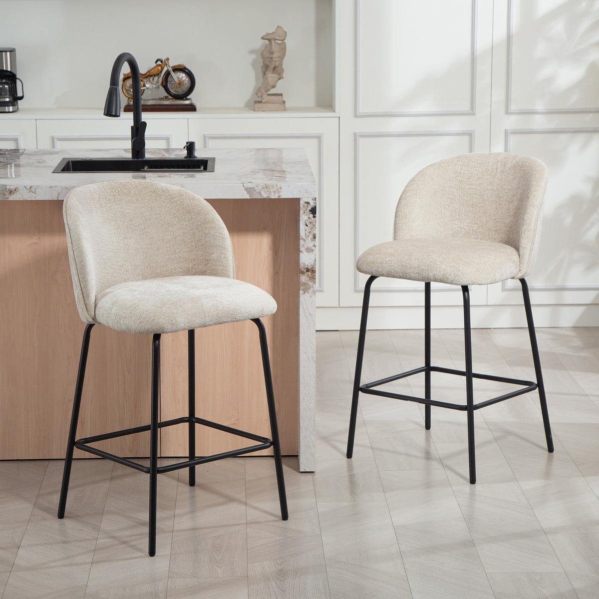 Lot de 2 tabourets de bar, chaises de bar avec repose-pieds et dossier, tissu en chenille, hauteur d'assise 68 cm, beige-1