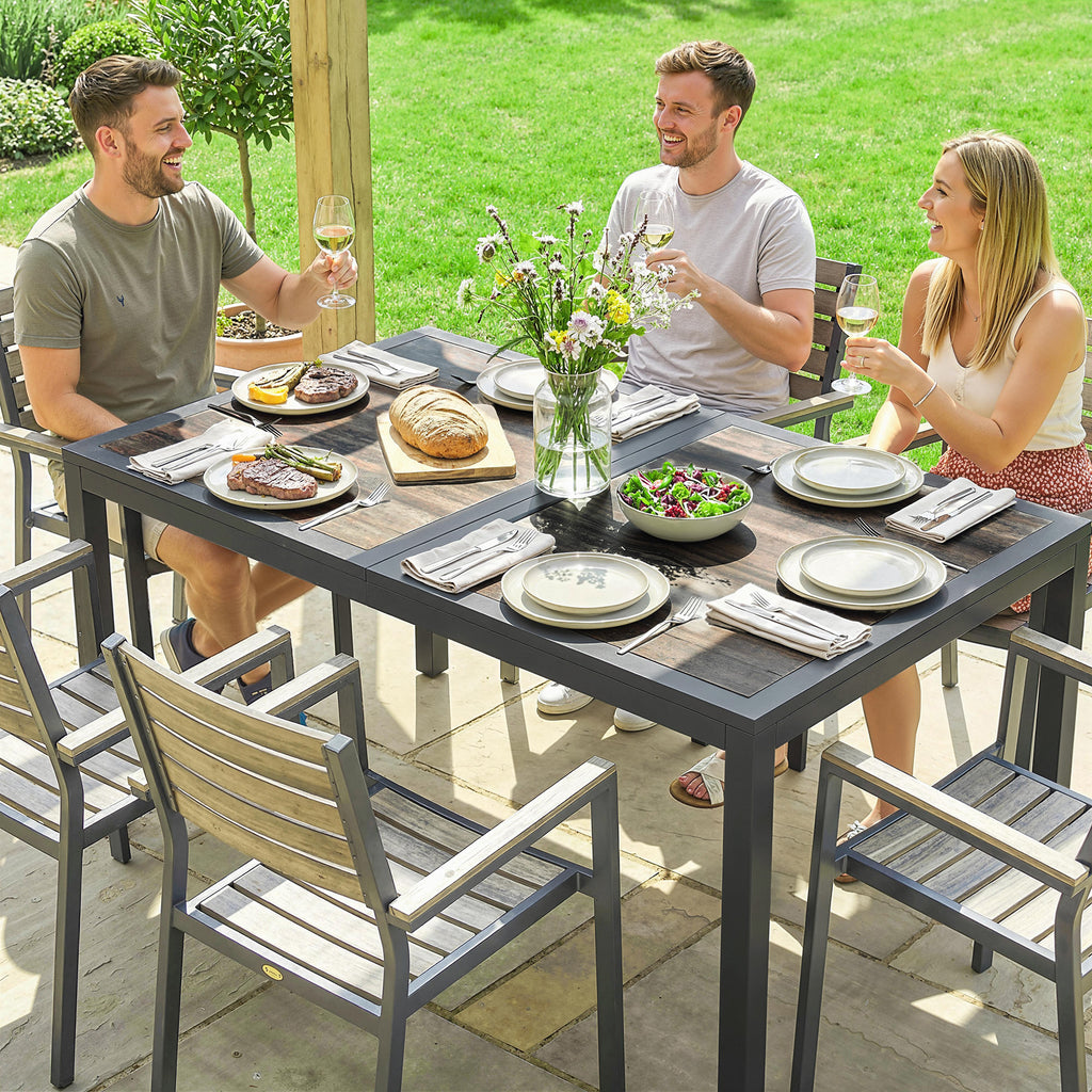 Table de jardin pour 4 à 6 personnes, table à manger extérieure avec plateau à effet bois, 140 x 80 x 72 cm, gris foncé-8