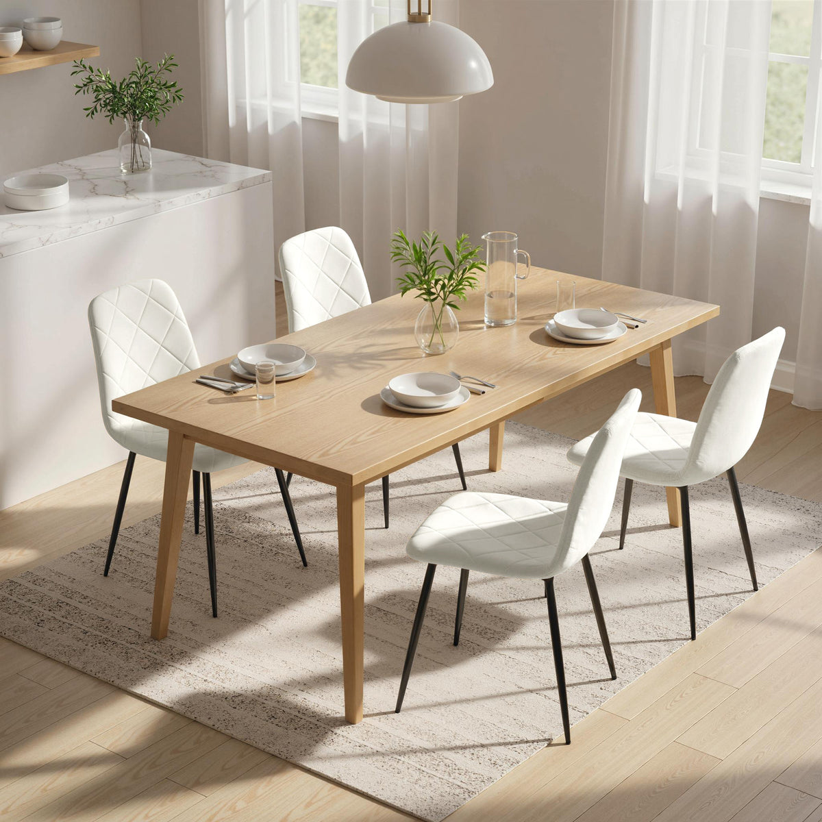 Lot de 4 chaises de salle à manger rembourrées avec dossier haut, pieds en acier et tissu effet velours, crème-1