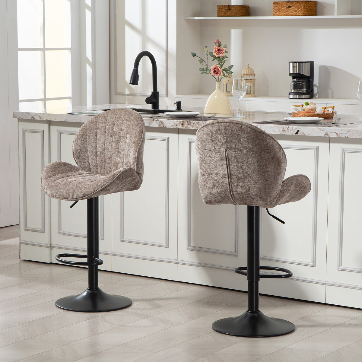 Lot de 2 tabourets de bar forme de coquillage, dossier, hauteur réglable et repose-pieds, cadre en acier, marron-1