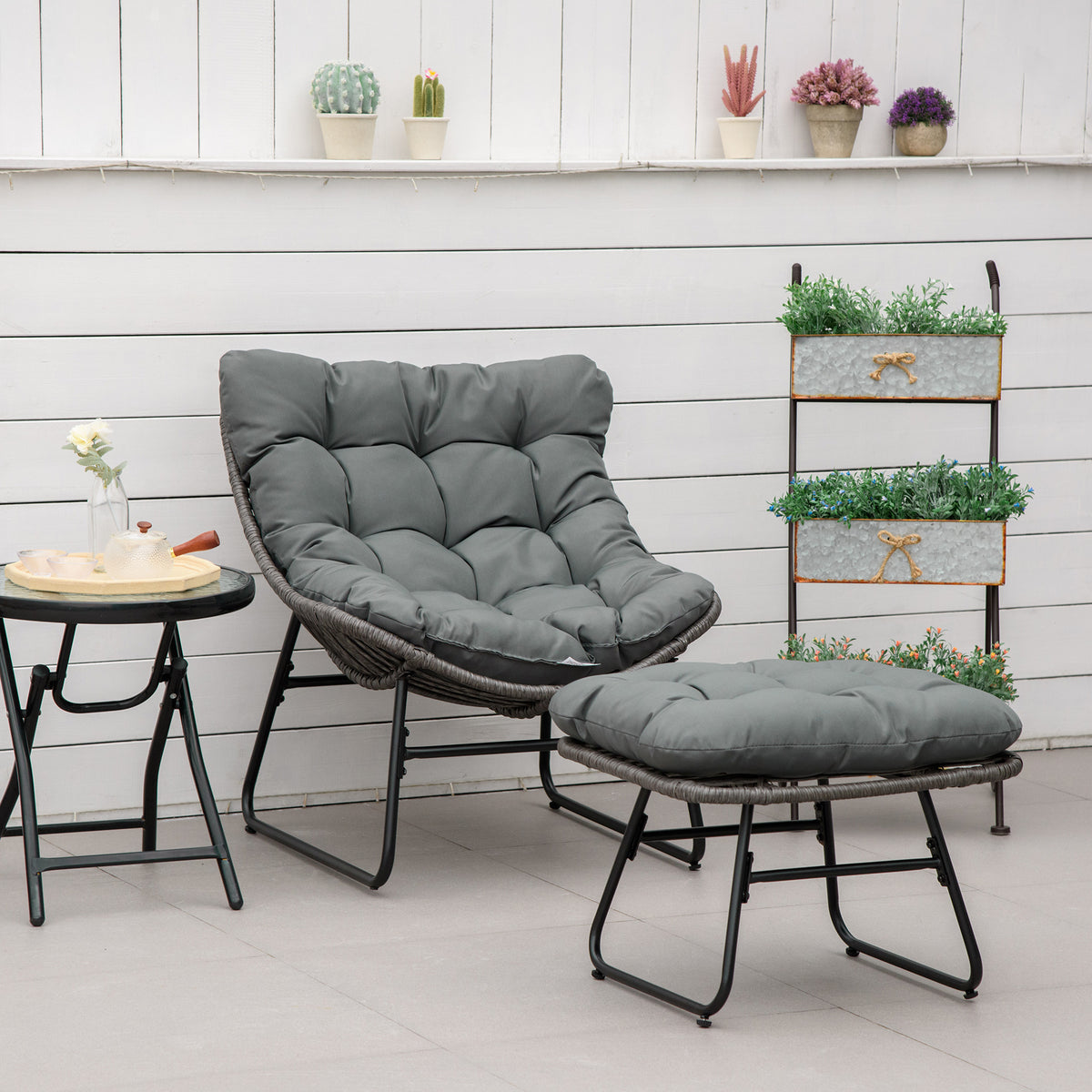 Fauteuil chaise de jardin avec repose-pieds en métal époxy et résine tressée aspect rotin avec coussins-1