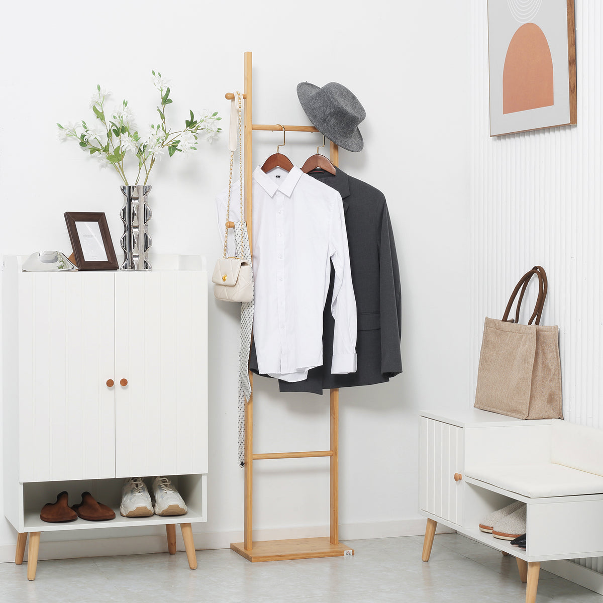 Porte manteau sur pied portant à vêtements, Vestiaire en bois avec 3 tringles et 2 crochets-1