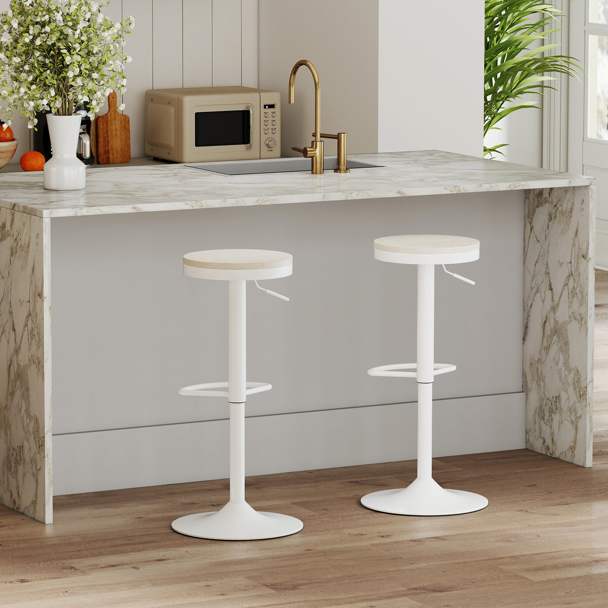 Lot de 2 tabourets de bar, chaises de bar pivotantes avec assise en hévéa, hauteur réglable et repose-pieds, blanc-9