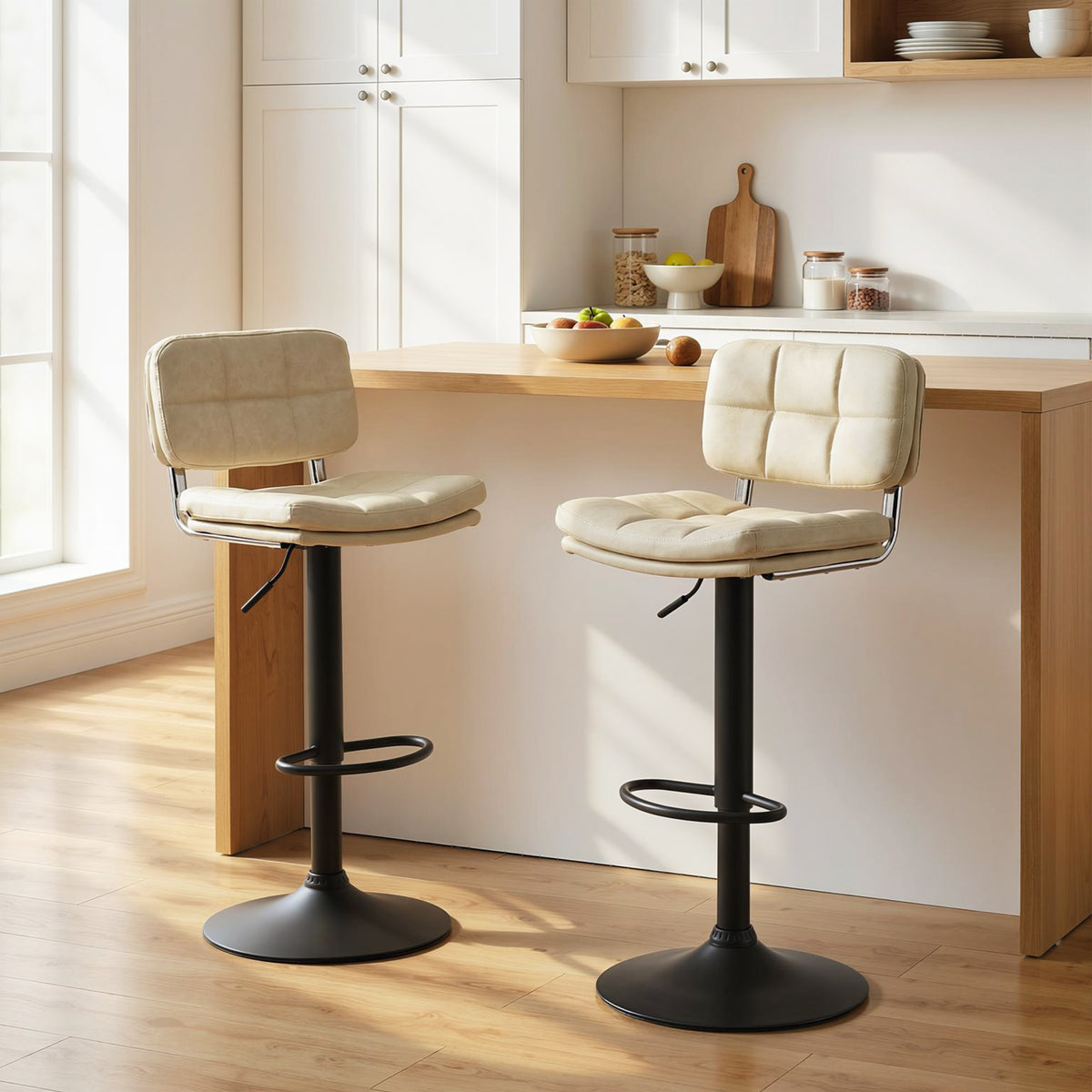 Lot de 2 tabourets de bar Vintage capitonné - pivotant, réglable - repose-pied - revêtement synthétique crème-1