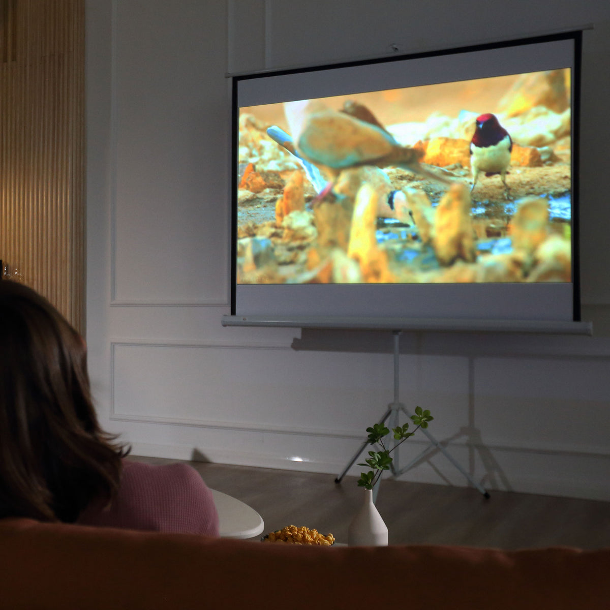 Écran de Projection avec Trépied Pliable 84 Pouces 4K HD 4:3, 180L cm, Écran Vidéoprojecteur, Hauteur Réglable, Angle de Vision 160°, pour Home Cinéma, Films en Intérieur/Extérieur, Blanc-1