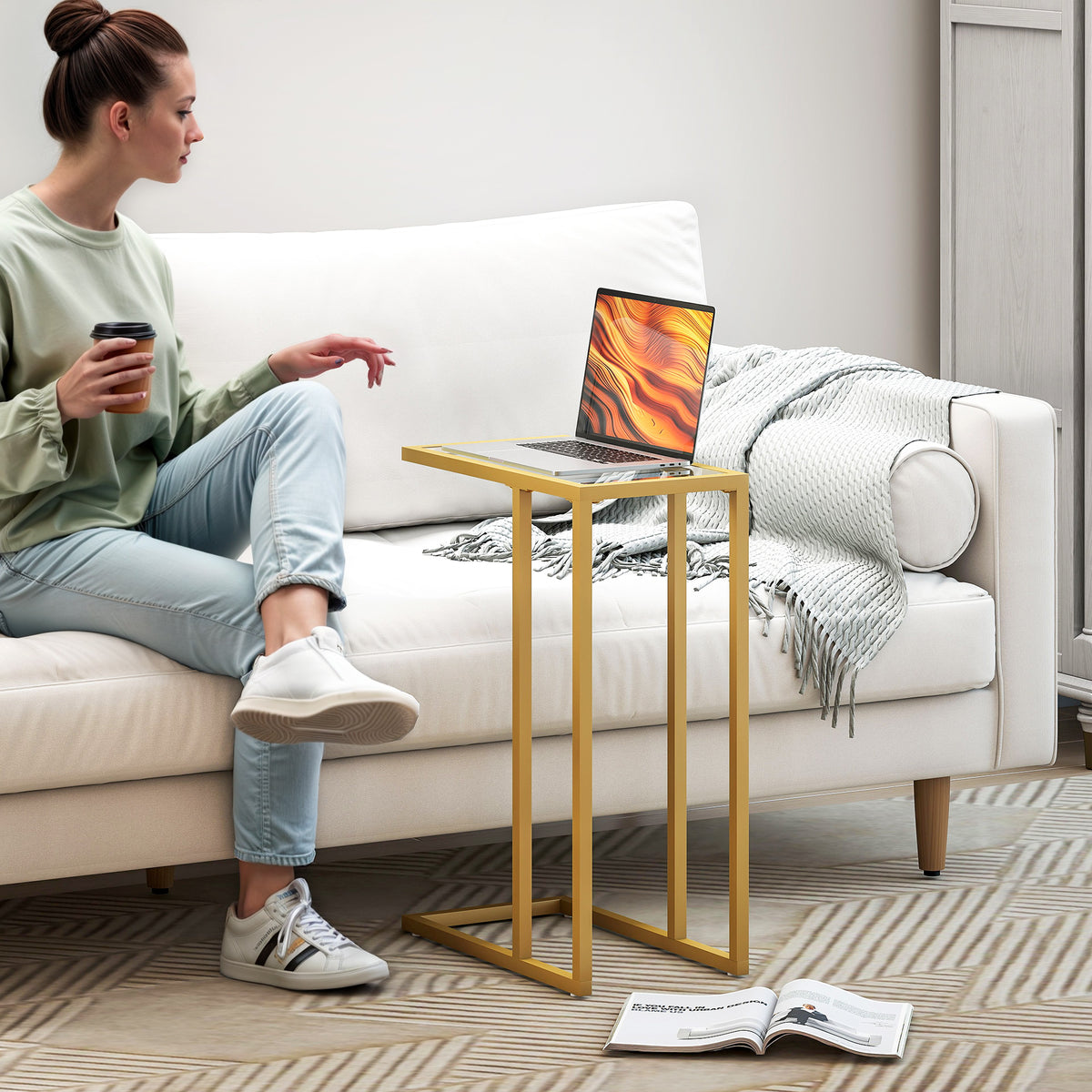 Table d'appoint en forme de C avec plateau en verre trempé, cadre en acier, doré-7
