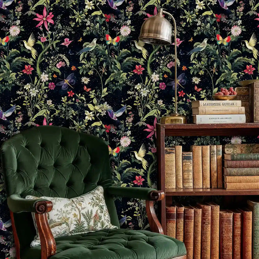 Papier peint botanique nuit avec oiseaux et papillons