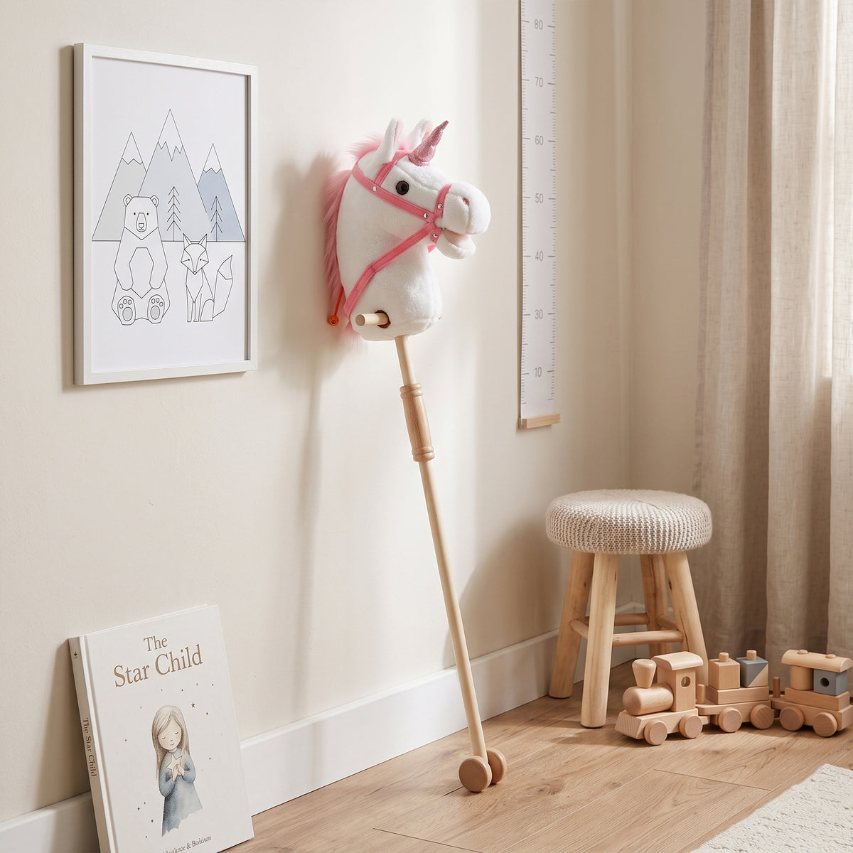 Cheval Bâton pour Enfants de 1+ Ans - Hobby Horse 95 cm, Roues, Sons Réalistes, Tête Légère en Mousse, Blanc-1