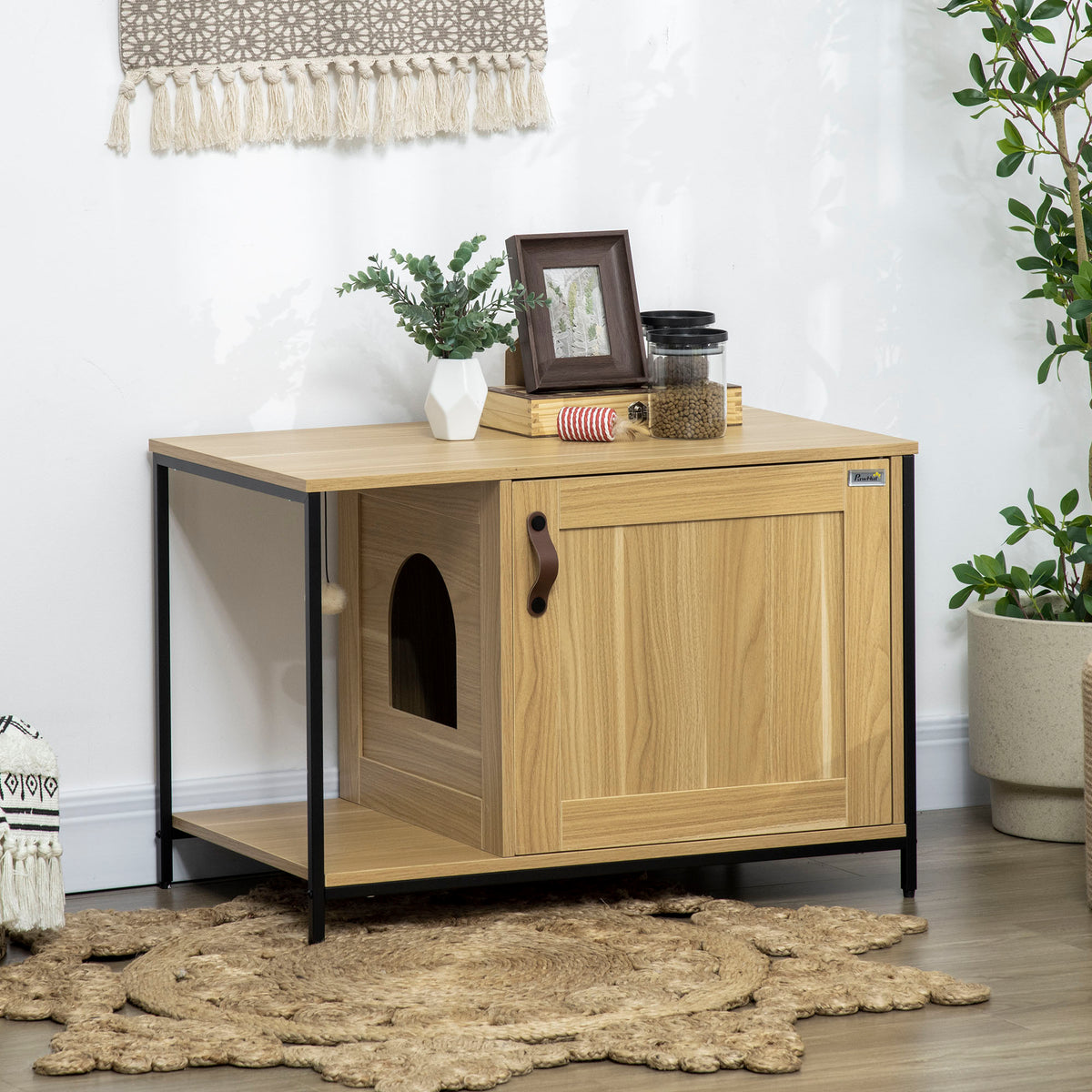 Maison de toilette pour chat style industriel porte entrée latérale boule suspendue châssis acier aspect bois clair-1
