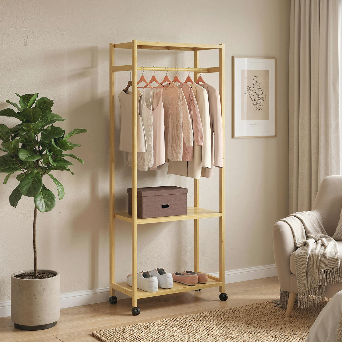 Portant à vêtements à roulettes, porte-manteau en bambou avec 2 étagères et tringle suspendue, 70x35x175cm, bois naturel-1