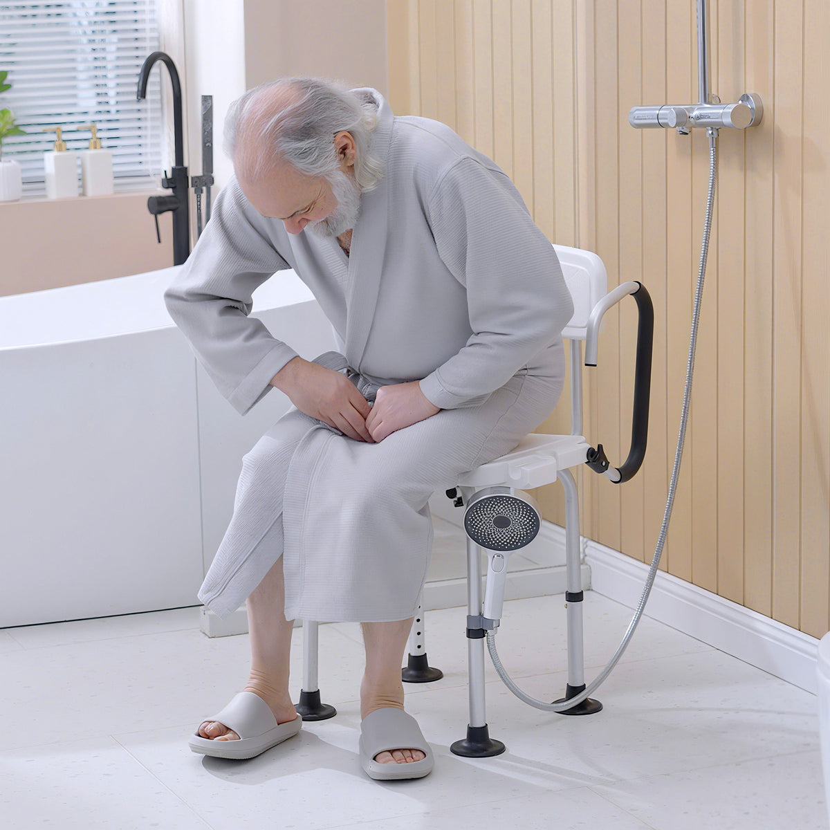 Chaise de douche, tabouret de douche réglable en hauteur avec dossier et accoudoirs rabattables, assise U, pieds antidérapants à ventouses, pour personnes âgées et handicapées, alu HDPE, blanc-1