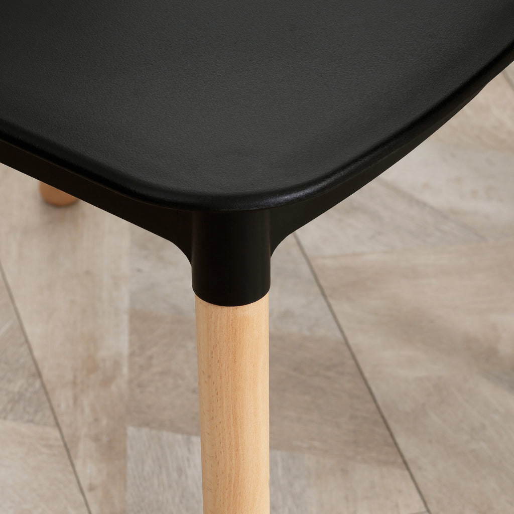 Lot de 4 chaises style scandinave dossier haut assise en polypropylène pieds en hêtre 48 x 52,5 x 83 cm noir-7