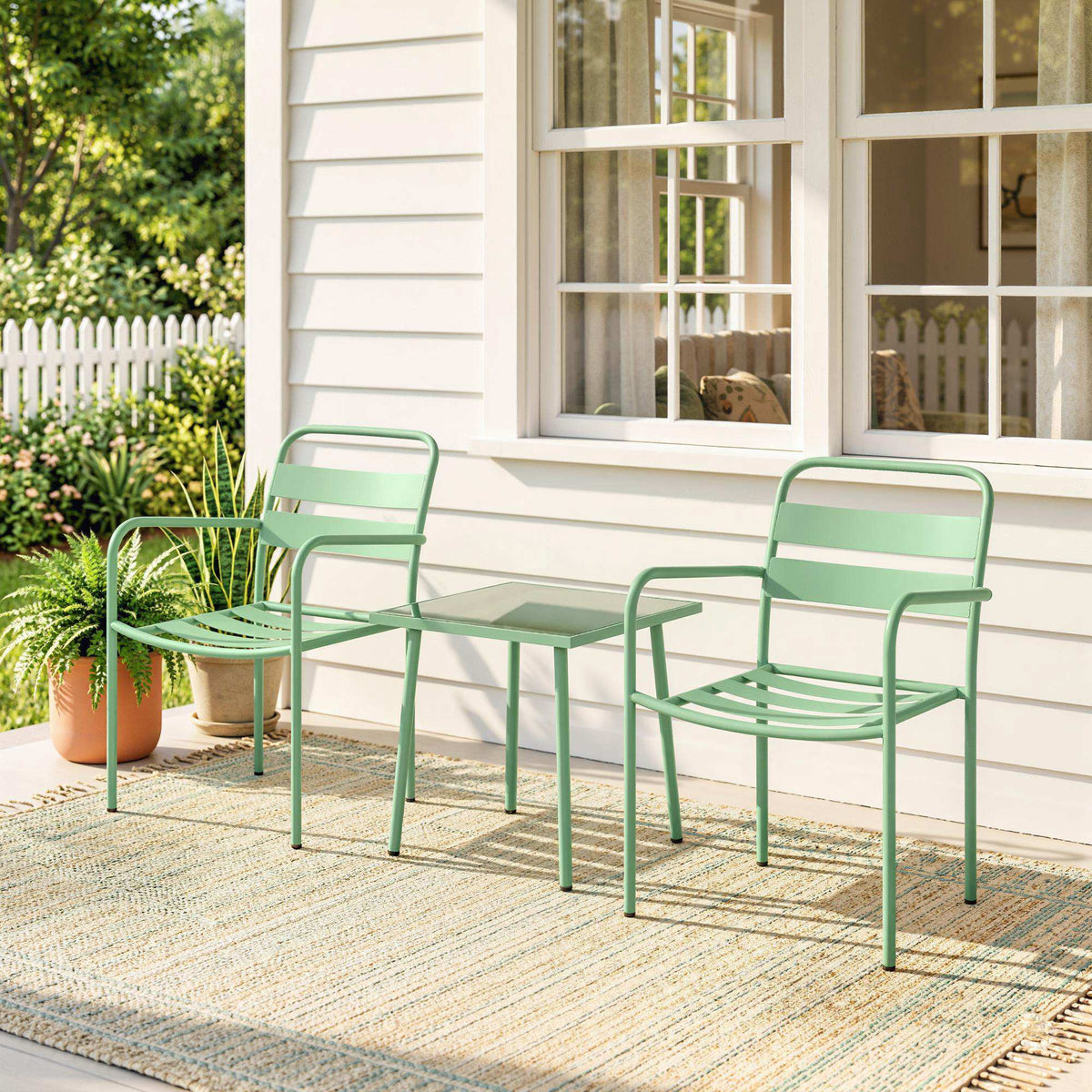 Ensemble bistrot de jardin 3 pièces - table basse en verre trempé et 2 chaises à lattes, cadre en acier galvanisé, vert-1