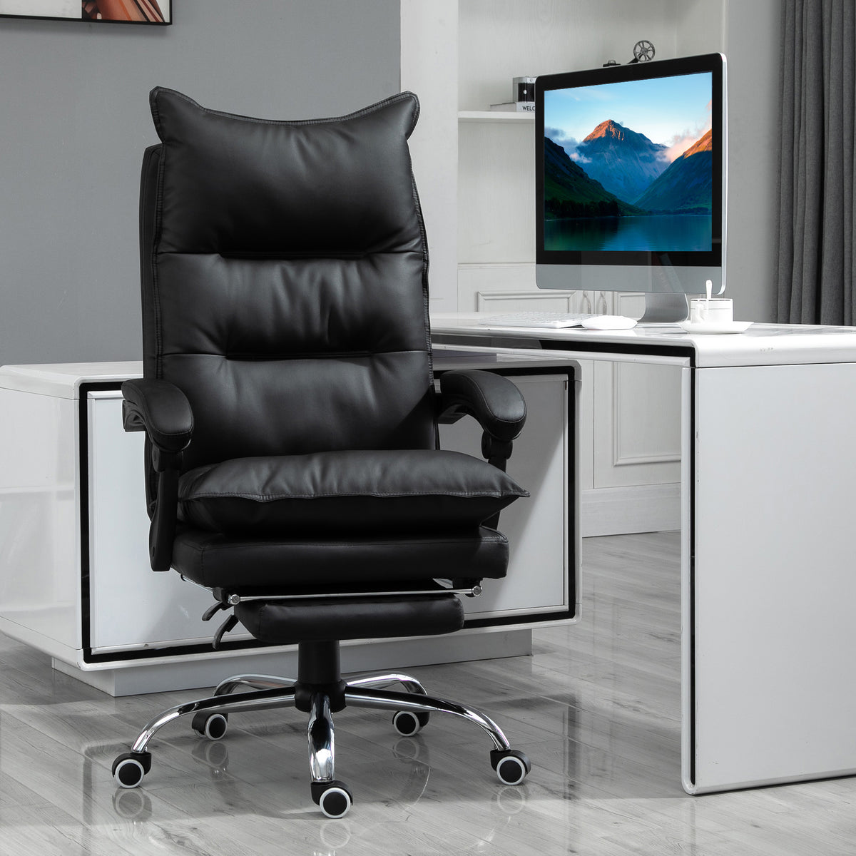 Fauteuil de bureau, chaise bureau ergonomique en similicuir avec large assise rembourrée, dossier inclinable, hauteur réglable, accoudoirs et repose-pied intégrés, charge 135 Kg, noir-1