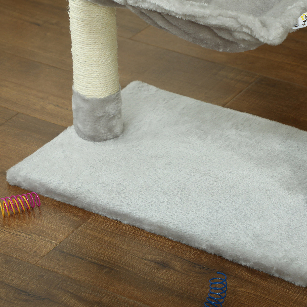 Arbre à chat 3 griffoirs grattoirs sisal naturel plateforme hamac et boule suspendue 50 x 26 x 70 cm peluche courte gris-8